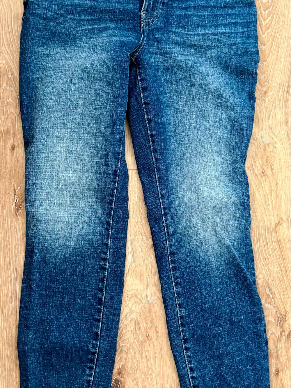 Lucky Brand Dark Blue Denim Jeans Waist Detail